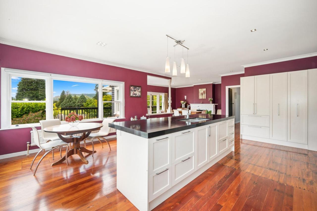 Springfield Rise Lodge - Rotorua Holiday Home Buitenkant foto