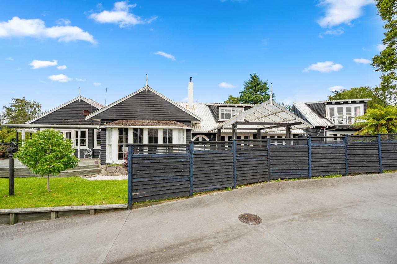 Springfield Rise Lodge - Rotorua Holiday Home Buitenkant foto