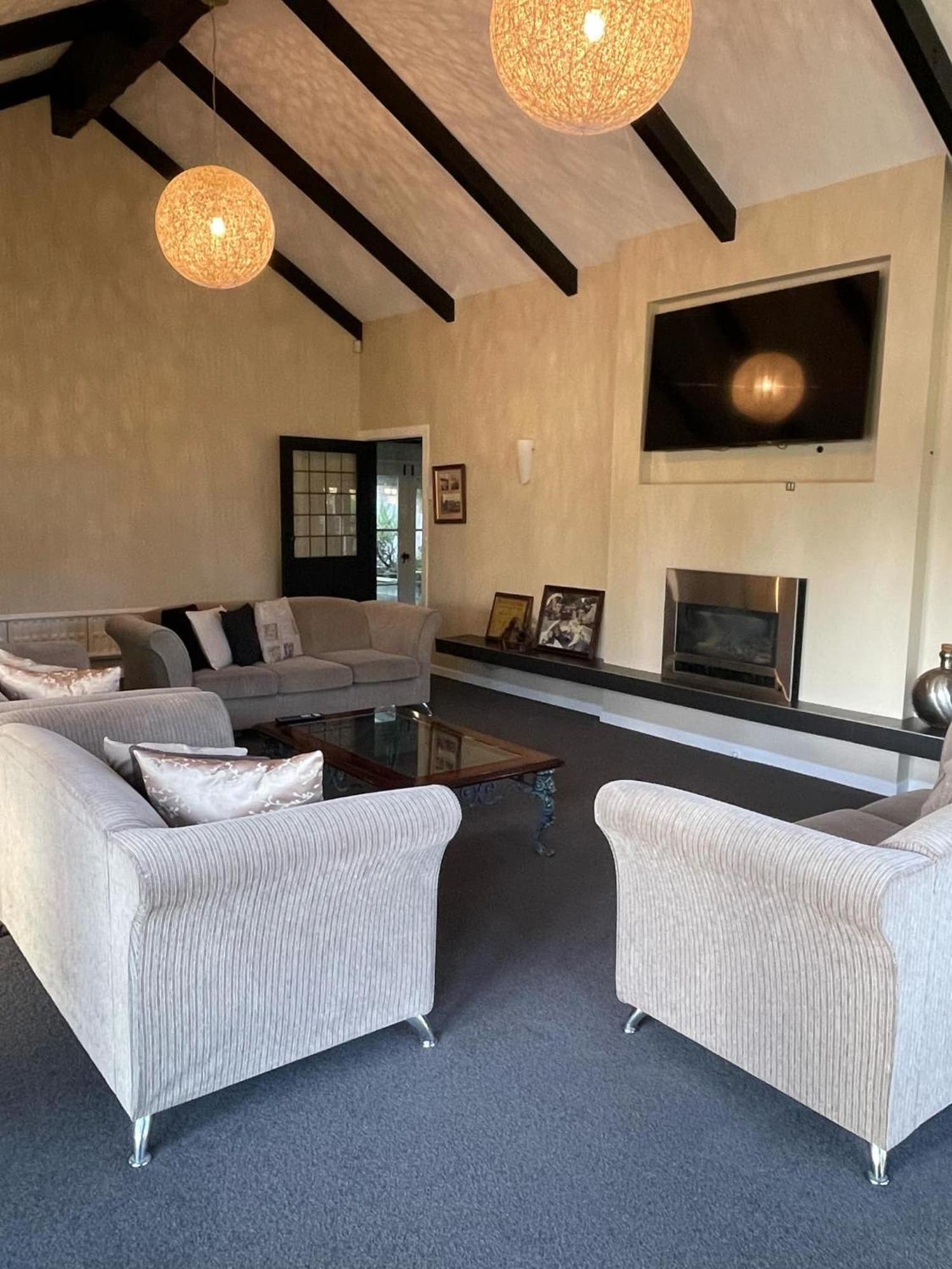 Springfield Rise Lodge - Rotorua Holiday Home Buitenkant foto